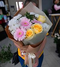 Букет цветов из:  Герберы, Розы и Хризантемы в Мигулинской